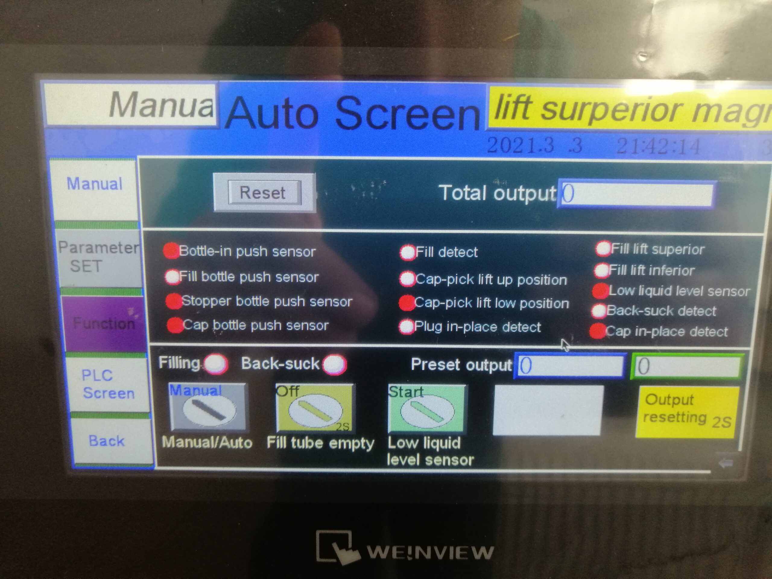 Panel operatorski HMI przed modernizacją – ograniczona diagnostyka i czytelność